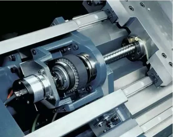 Multi-row cylindrical roller bearings for CNC machine tool spindle