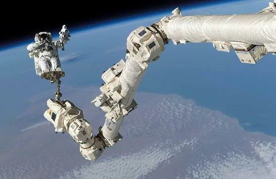 Non-Metallic Boundary Lubrication Bearings apply to Satellite robotic arm